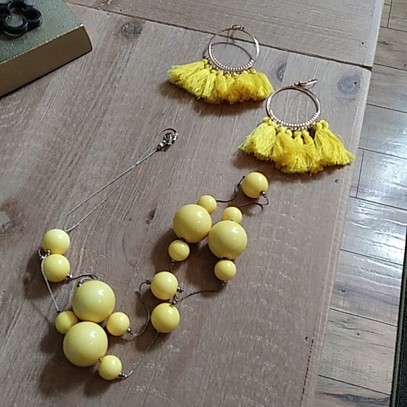Silver And Yellow Stament Necklace And  Vibrant Yellow Tassel earrings Hoops - Picture 15 of 17